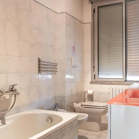Urban Balcony Hideaway - 3 People * Milánó