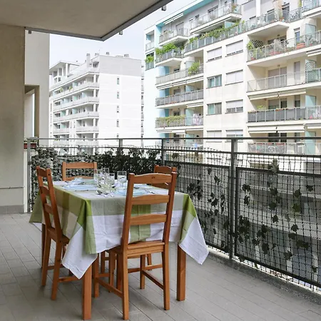 Urban Balcony Hideaway - 3 People * Milano