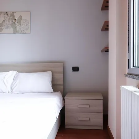 Urban Balcony Hideaway - 3 People * Milánó