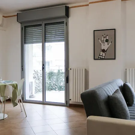 Urban Balcony Hideaway - 3 People Apartman *